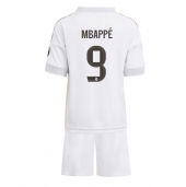 Maillot de football Réplique Real Madrid Kylian Mbappe #9 Domicile Enfant 2025-26 Manche Courte (+ Pantalon court)