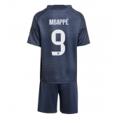 Maillot de football Réplique Real Madrid Kylian Mbappe #9 Extérieur Enfant 2025-26 Manche Courte (+ Pantalon court)