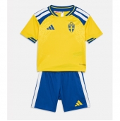 Maillot de football Réplique Sweden Domicile Enfant Mondial 2026 Manche Courte (+ Pantalon court)