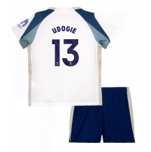 Maillot de football Réplique Tottenham Hotspur Destiny Udogie #13 Domicile Enfant 2025-26 Manche Courte (+ Pantalon court)